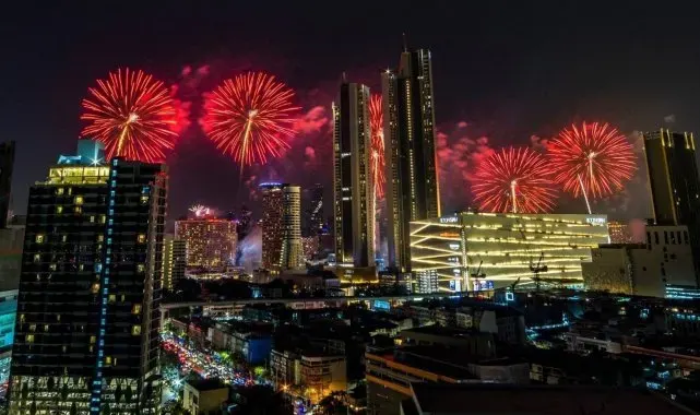Tayland yeni yıla 'merhaba' dedi