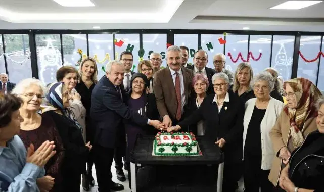Nilüfer'de huzurevi sakinlerinden yeni yıla keyifli karşılama