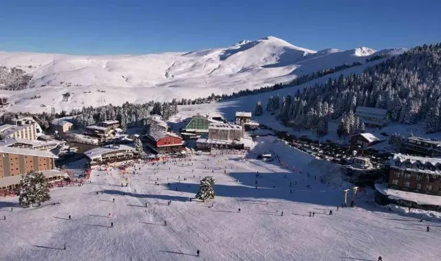 Turistler yeni yılı kutlamak için Uludağ'a akın ettiler