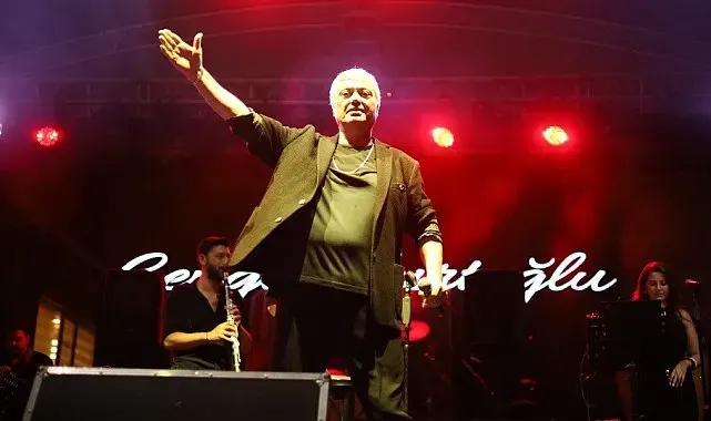 Cengiz Kurtoğlu, Altın Biber Festivalinde sahne aldı