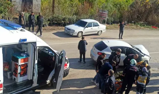 Kozan'da trafik kazası: 2 yaralı