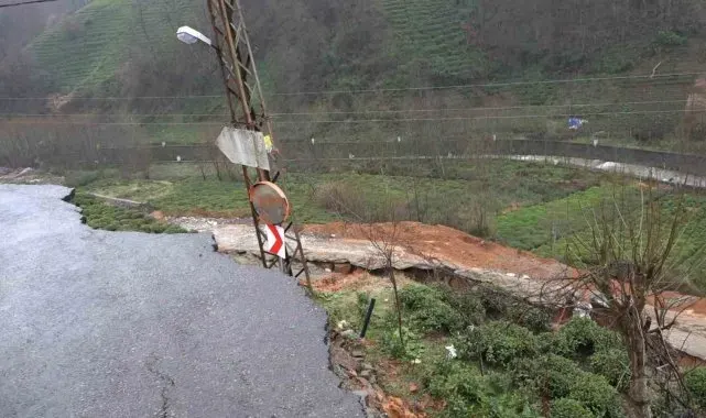 Rize'de yol çöktü, 4 köye ulaşım kapandı