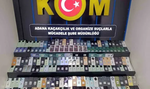 Yolcu otobüsünün motoruna gizlenmiş 188 gümrük kaçağı cep telefonu ele geçirildi