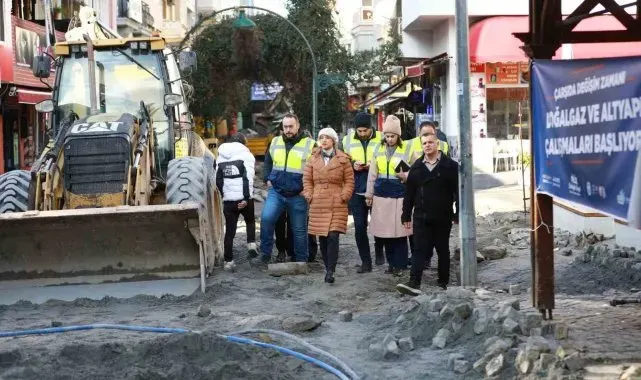 Selçuk'ta çarşı içi çalışmalar hız kesmeden devam ediyor