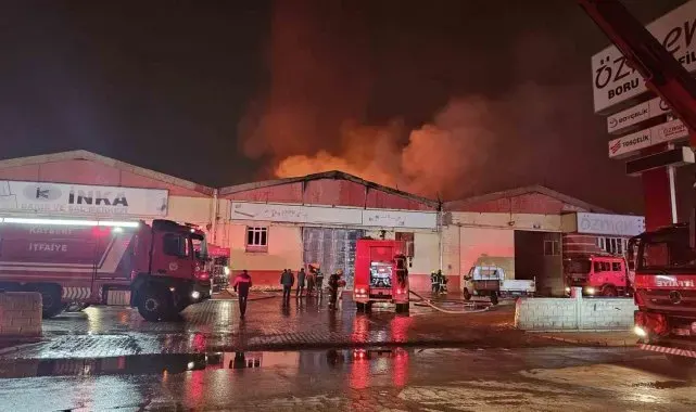 Kayseri'deki fabrika yangını 3 saatte söndürüldü
