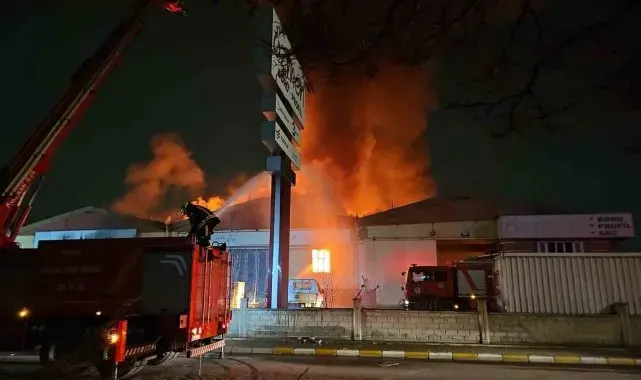 Kayseri'de fabrika yangını: Ekipler müdahale ediyor