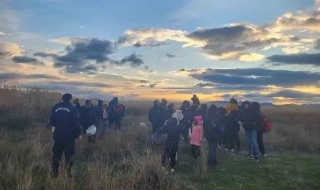 İzmir jandarmasından 2024 göçmen raporu: 22 bin 44 düzensiz göçmen yakalandı