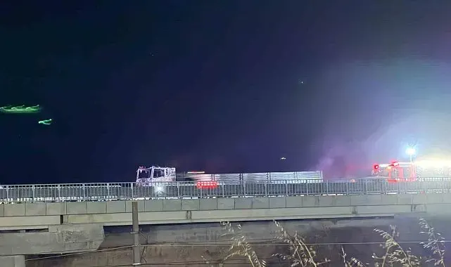 Polatlı'da seyir halindeki tır alevlere teslim oldu