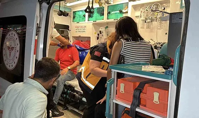 Kontrolden çıkan otomobil park halindeki araca çarptı: 5 yaralı