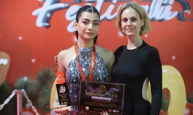 Antalya'da Yılbaşı Festivali renkli görüntülere sahne oldu