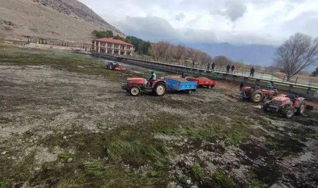 El ele verip su kaçağını imece usulü tamir ettiler