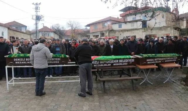 Kazada hayatını kaybeden aile son yolculuklarına yan yana uğurlandı