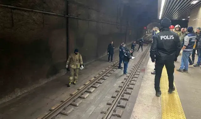 Marmaray'da tren aylarına atlayan şahıs hayatını kaybetti