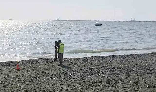 Vatandaşların Akdeniz'de ceset gördük ihbarı ekipleri harekete geçirdi