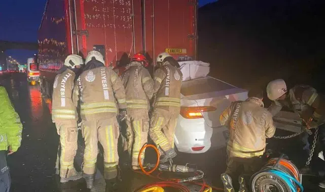 Kuzey Marmara Otoyolu'nda otomobil tıra çarptı: 1 ölü