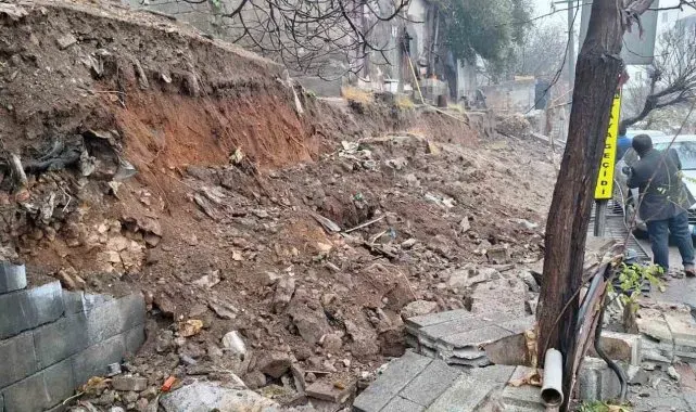 Kahramanmaraş'ta istinat duvarı çöktü