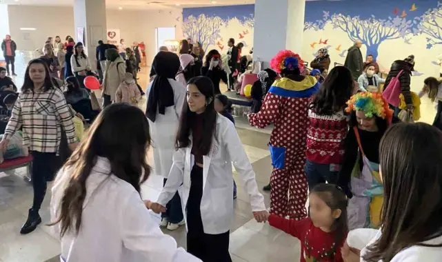 Lösemili çocuklar, "Dilek Ağacı" ile hayallerine kavuşuyor