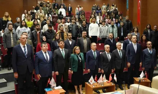 Gaziantep'te Dijital Medya Okuryazarlığı ve Turizm Haberciliği Paneli düzenlendi