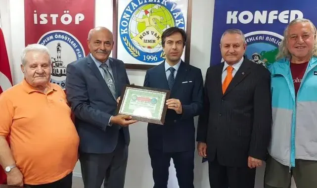 Emekli Başsavcı Şahiner'in kitabı, Yeşilay ve Mehmetçik Vakfı'na bağış oldu