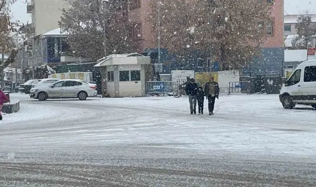Malazgirt beyaza büründü