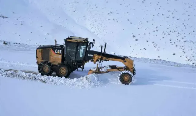 Muş'ta 23 köy yolu ulaşıma kapandı