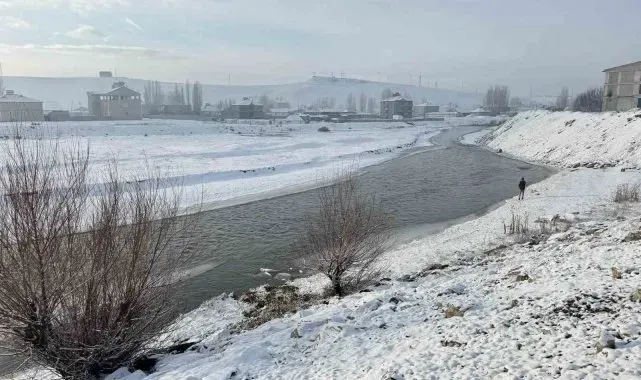 Ağrı'da dondurucu soğuklar etkisini sürdürüyor