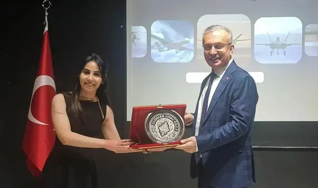Rektör Levent "Girişimcilik ve Savunma Sanayi" konferansına katıldı
