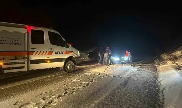 Adıyaman'da kar nedeniyle yolda mahsur kalan 9 kişi kurtarıldı