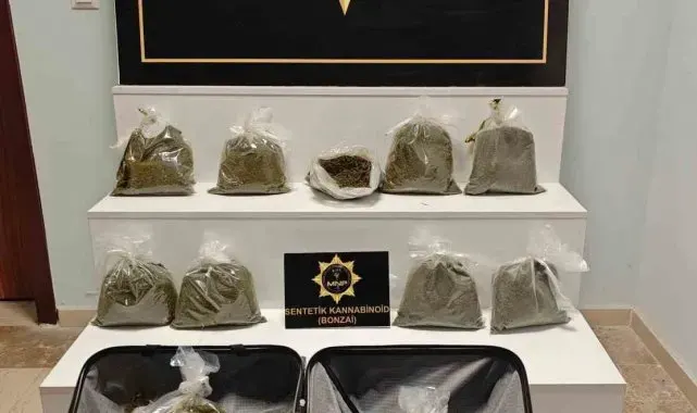 Muş'ta otobüs bagajında 16 kilo 400 gram sentetik kannabinoid ele geçirildi