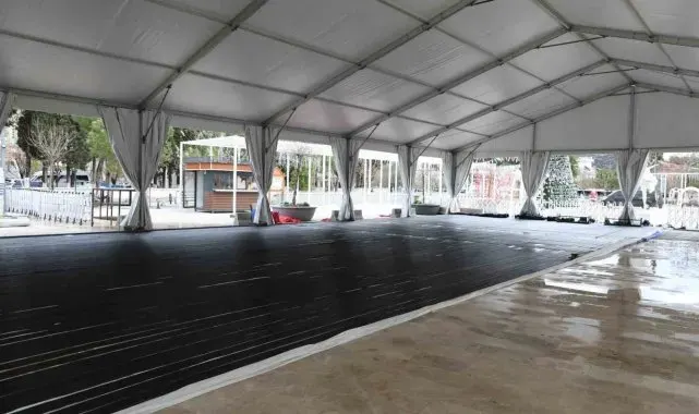 Menteşe Kent Meydanı'nda buz paten pisti açılıyor