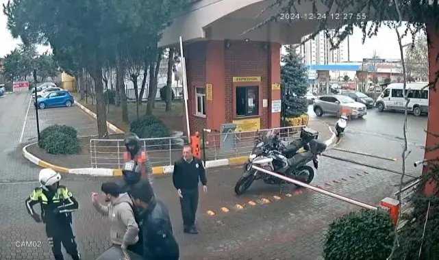 Sancaktepe'de kasksız motosikletli polisin burnunu kırdı