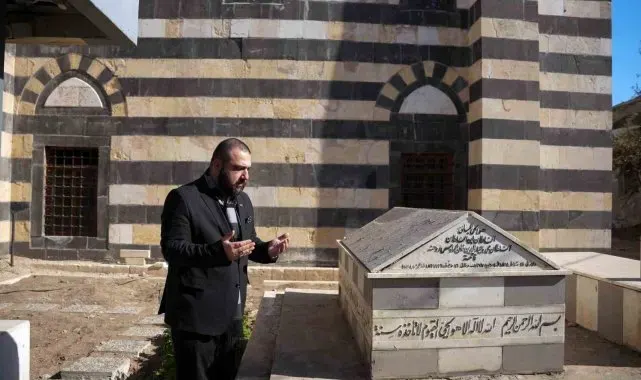 II. Abdülhamid Han'ın torunu Şam'da Sultan Vahdettin Han'ın kabrini ziyaret etti