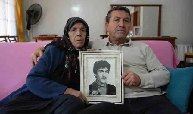 Esad esaretinden 28 yıl sonra kurtulan Türk'ün hapishaneden çıkış görüntüsü var ama kendisi yok