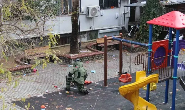 Çocuk parkında unutulan çanta, ekipleri harekete geçirdi