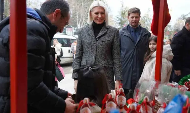 Bilecik'te Sanat Sokağı'nda 'Yılbaşı Çarşısı' kapılarını vatandaşlara açtı