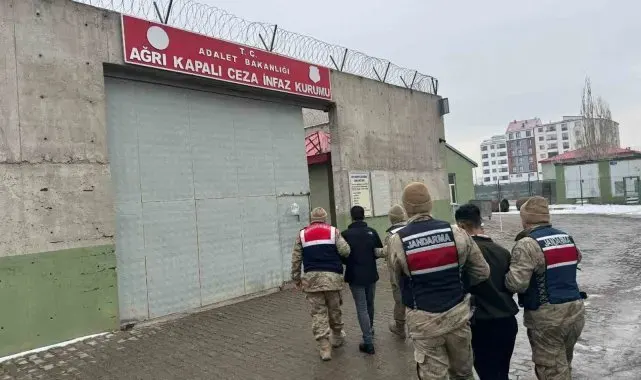 Ağrı'da kesinleşmiş hapis cezası bulunan 2 şüpheli tutuklandı