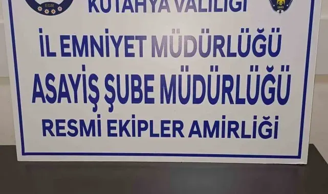 Kütahya'da 22 yaşındaki bayanın üzerinde narkotik madde ele geçirildi