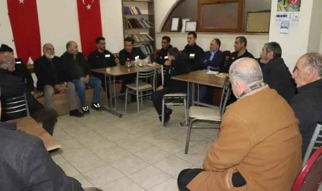 Erzincan'da AFAD mahallelerde vatandaşları bilgilendiriyor