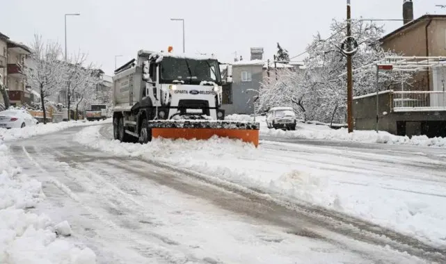 Isparta'da kar yağışı nedeniyle taşımalı eğitime 1 gün ara verildi