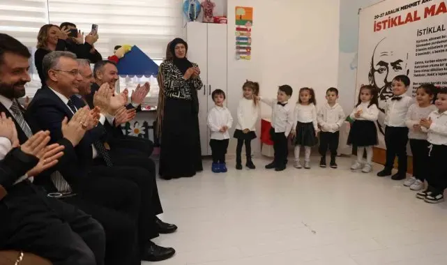 İlkadımlı minikler İstiklal Marşı ile duygulandırdı