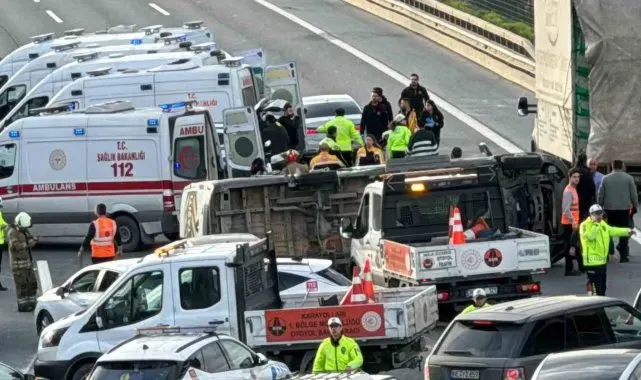 İstanbul'da öğrenci servisi devrildi: 7'si öğrenci 10 yaralı