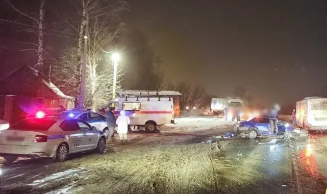 Rusya'da otomobil otobüsle çarpıştı: 3 ölü
