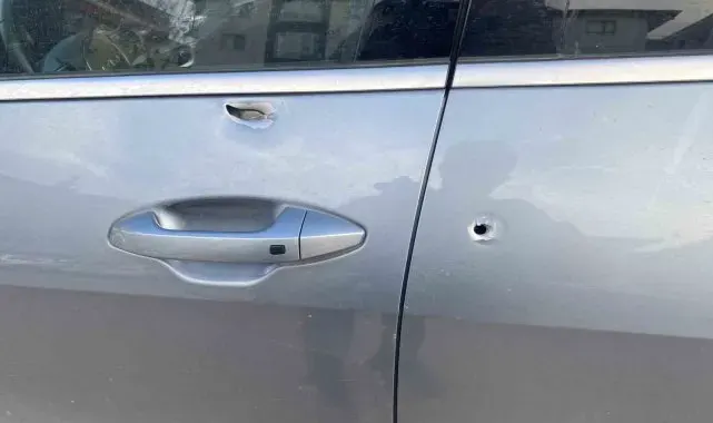 Oğlunu almaya gittiği okulda eşi ve kayınbiraderine silahla ateş açtı
