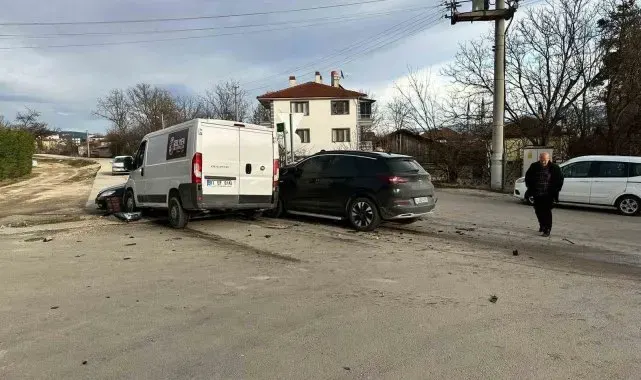 Bolu'da cip minibüsle çarpıştı: 3 yaralı