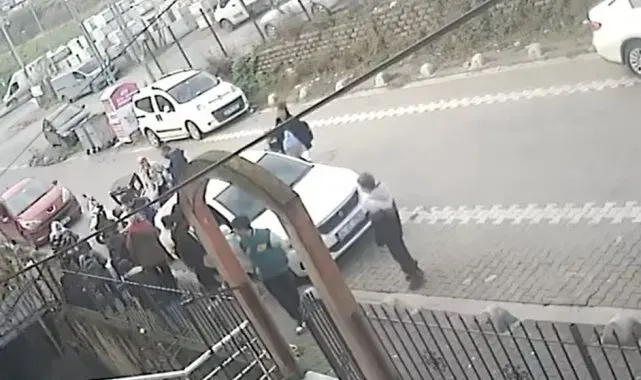 Esenyurt'ta yolda yürüyen gence silahlı saldırı