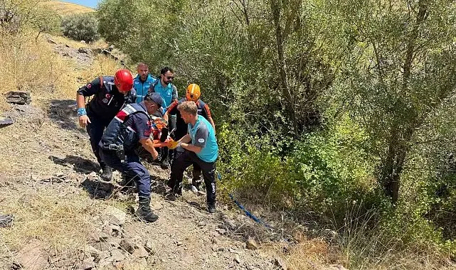 Dere yatağına düşen vatandaş kurtarıldı
