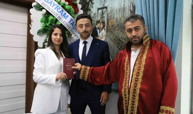 Bin 50 çift Battalgazi Belediyesi'nde 'evet' dedi
