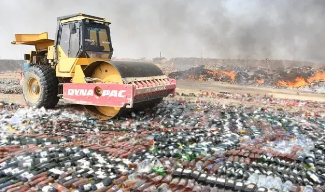 Pakistan'da 250 milyon dolar değerindeki uyuşturucu ve alkol imha edildi