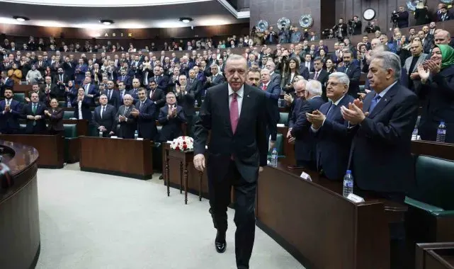 Cumhurbaşkanı Erdoğan: "Biz de Halep'te, Şam'da, Hama'da, Humus'ta, Dera'da, Münbiç'te özgür Suriye bayrağıyla ay yıldızlı bayrağımızı yan yana gördükçe şad oluyoruz"