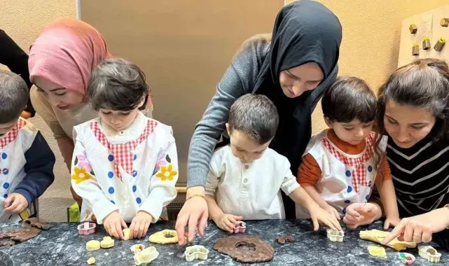 Bebek kütüphanesi miniklerinden lezzetli kurabiyeler
